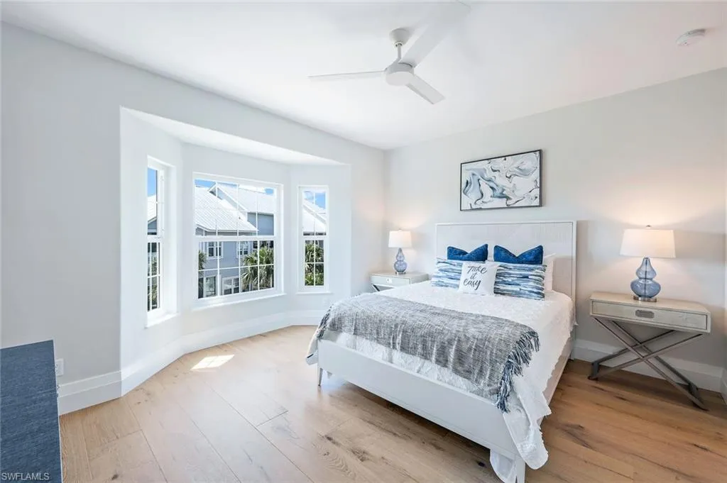 121 Barefoot CIR, Bonita Springs, FL 34134,225001664