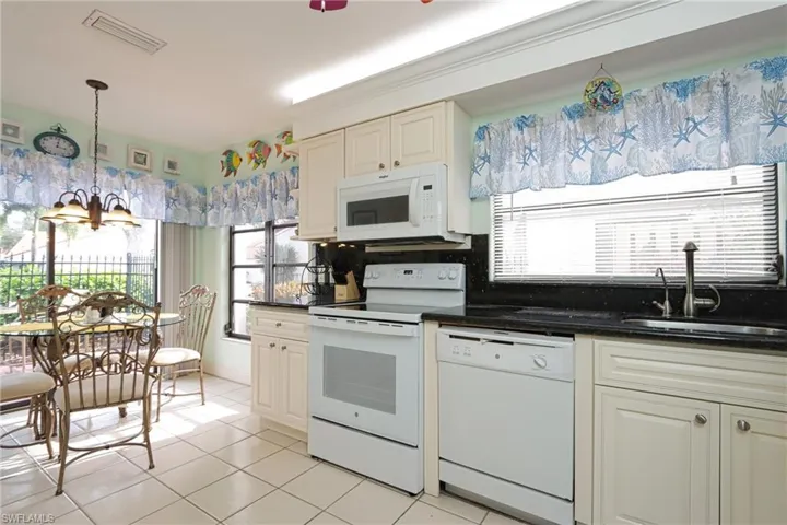 549 Beachwalk Cir, Naples, Florida 34108