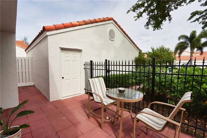 549 Beachwalk Cir, Naples, Florida 34108