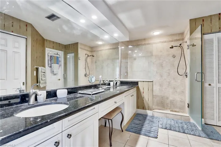 549 Beachwalk Cir, Naples, Florida 34108
