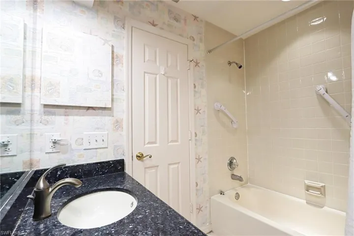 549 Beachwalk Cir, Naples, Florida 34108