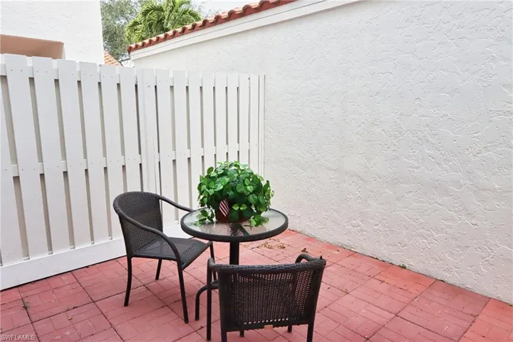 549 Beachwalk Cir, Naples, Florida 34108