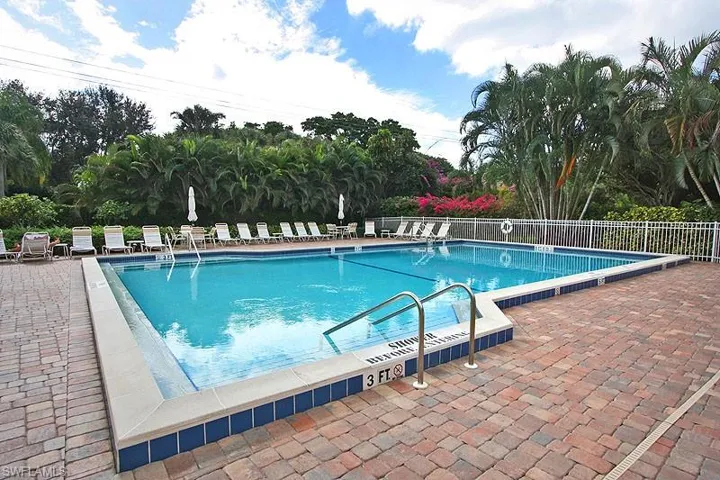 549 Beachwalk Cir, Naples, Florida 34108