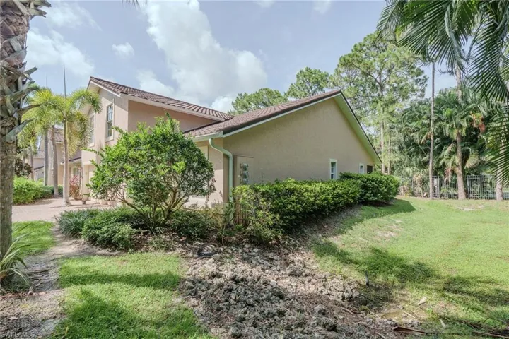 3510 Avion Woods Ct 104, Naples, Florida 34104
