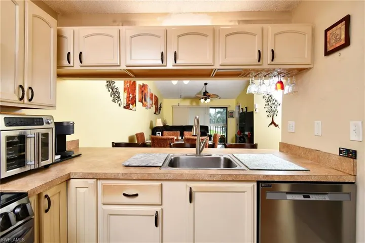 9315 Central Park Dr 204, Fort Myers, Florida 33919