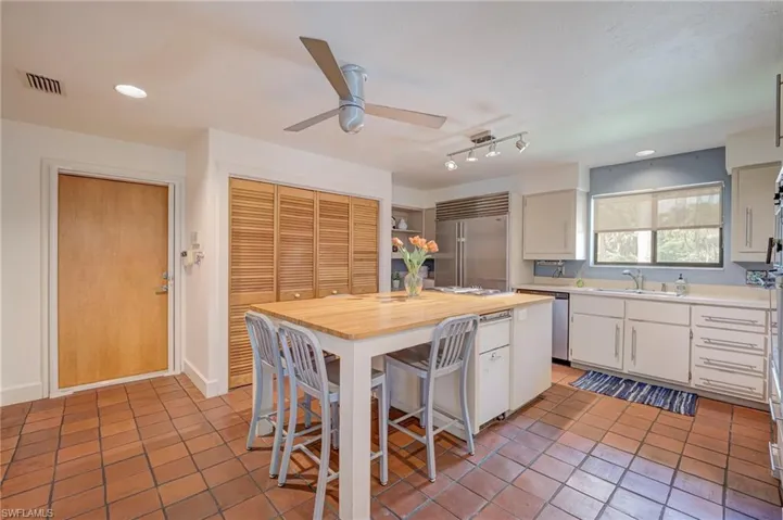 1215 Caloosa Dr, Fort Myers, Florida 33901