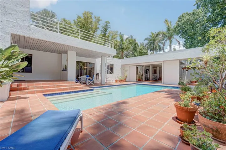 1215 Caloosa Dr, Fort Myers, Florida 33901