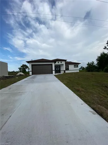1054 Fayette AVE, LEHIGH ACRES FL 33974