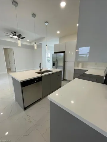 1054 Fayette AVE, LEHIGH ACRES FL 33974
