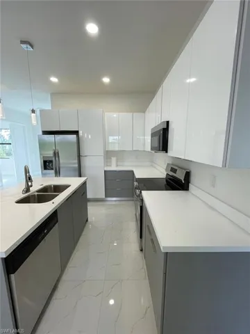 1054 Fayette AVE, LEHIGH ACRES FL 33974