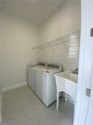 1054 Fayette AVE, LEHIGH ACRES FL 33974