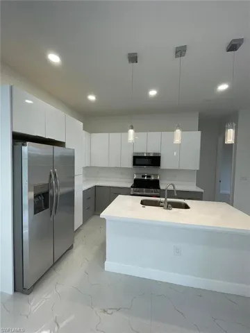 1054 Fayette AVE, LEHIGH ACRES FL 33974