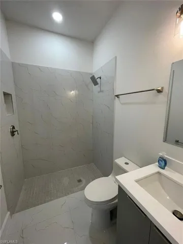 1054 Fayette AVE, LEHIGH ACRES FL 33974