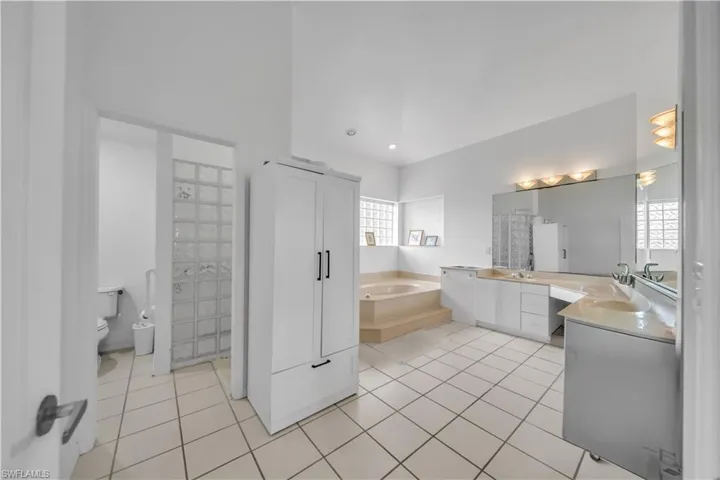 16971 Timberlakes Dr, Fort Myers, Florida 33908