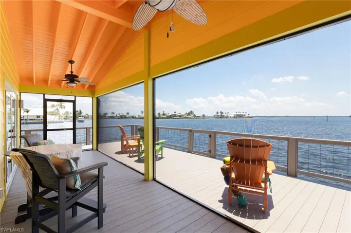 Fun, Funky Colors on the Lanai