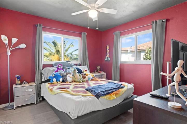 4132 SE 9th PL, CAPE CORAL FL 33904