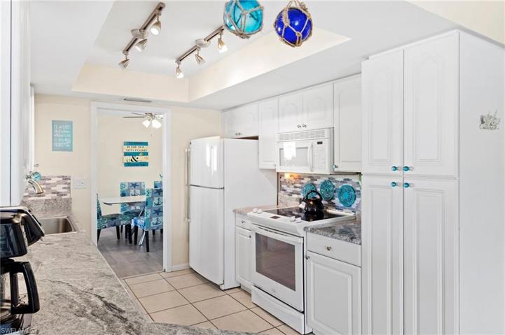 4132 SE 9th PL, CAPE CORAL FL 33904