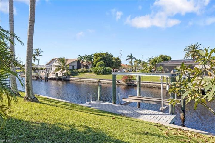 4132 SE 9th PL, CAPE CORAL FL 33904