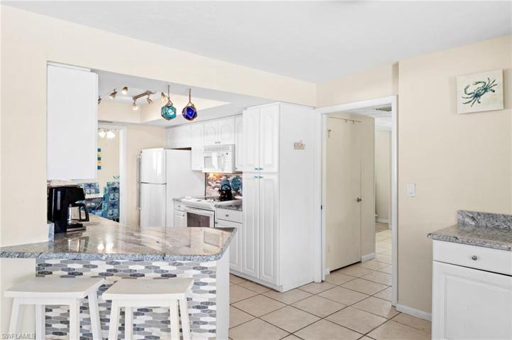 4132 SE 9th PL, CAPE CORAL FL 33904