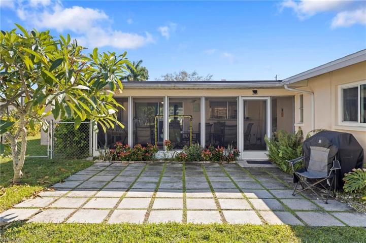4132 SE 9th PL, CAPE CORAL FL 33904