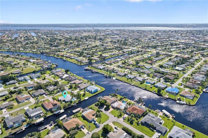 4132 SE 9th PL, CAPE CORAL FL 33904