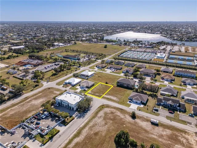 Walking distance to Lake Kennedy Community Park, Lake Kennedy, Lake Kennedy Racquet Club and Sunsplash