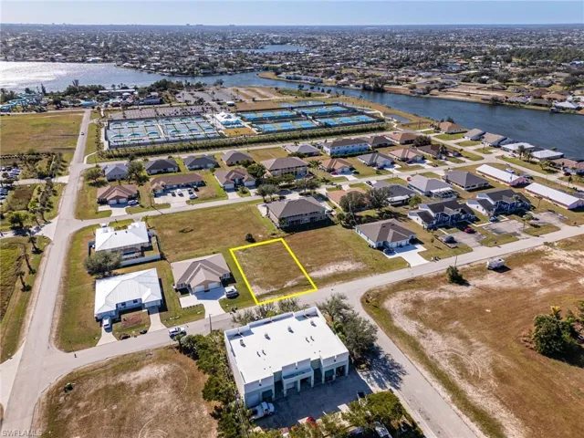 Walking Distance to Lake Kennedy Community Park, Lake Kennedy, Lake Kennedy Racquet Club and Sunsplash