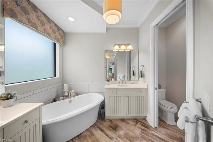 6502 Roma Way, Naples, Florida 34113