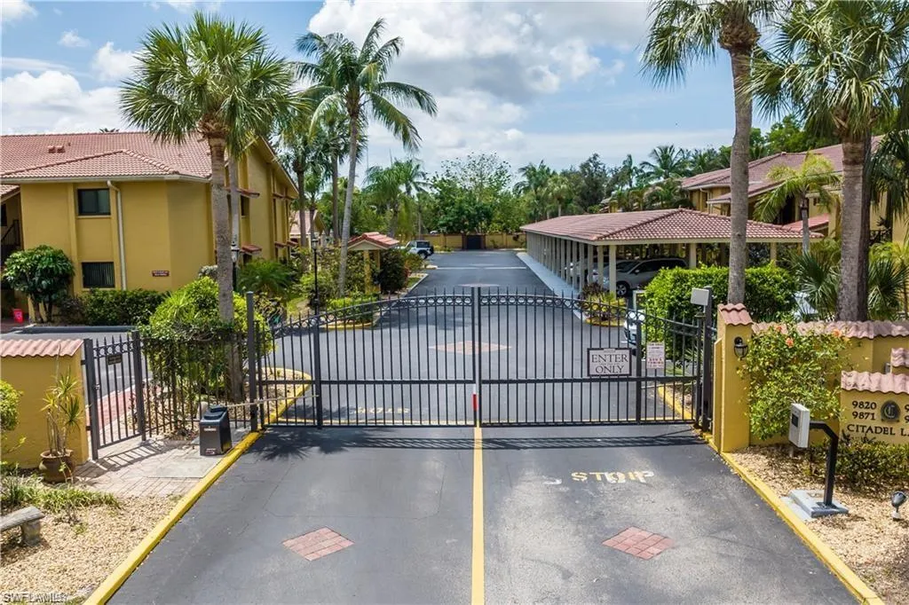 9820 Citadel LN, Bonita Springs, FL 34135,225038318
