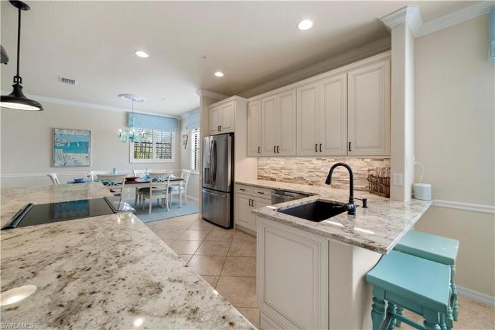 10554 Smokehouse Bay DR # 201, NAPLES FL 34120