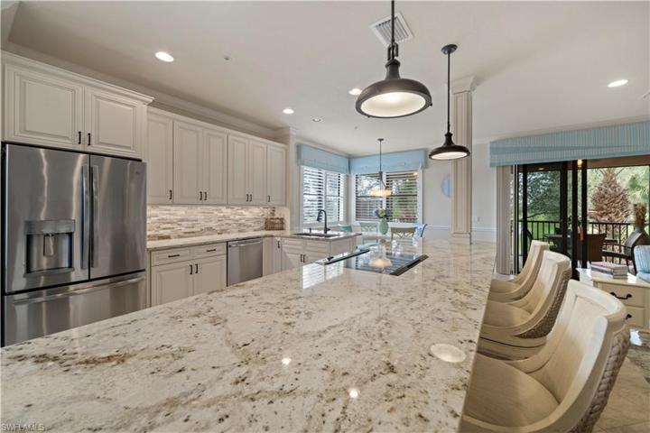 10554 Smokehouse Bay DR # 201, NAPLES FL 34120