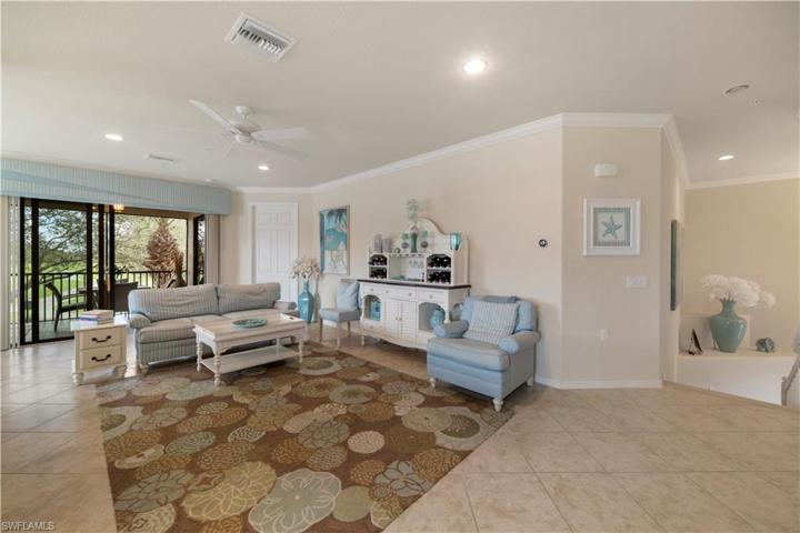 10554 Smokehouse Bay DR # 201, NAPLES FL 34120