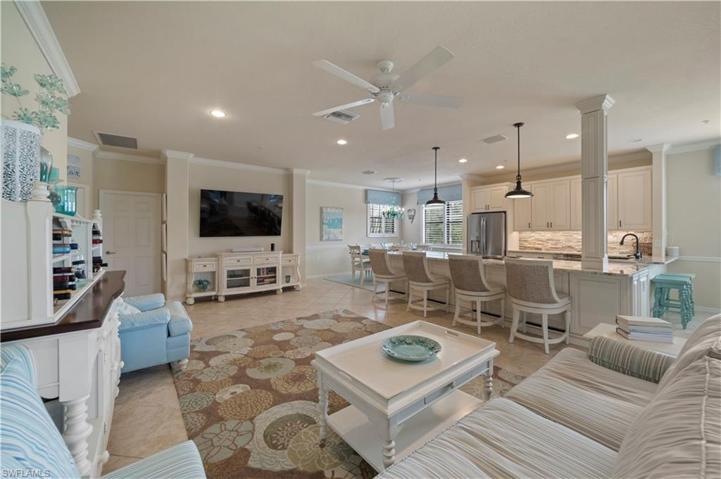 10554 Smokehouse Bay DR # 201, NAPLES FL 34120