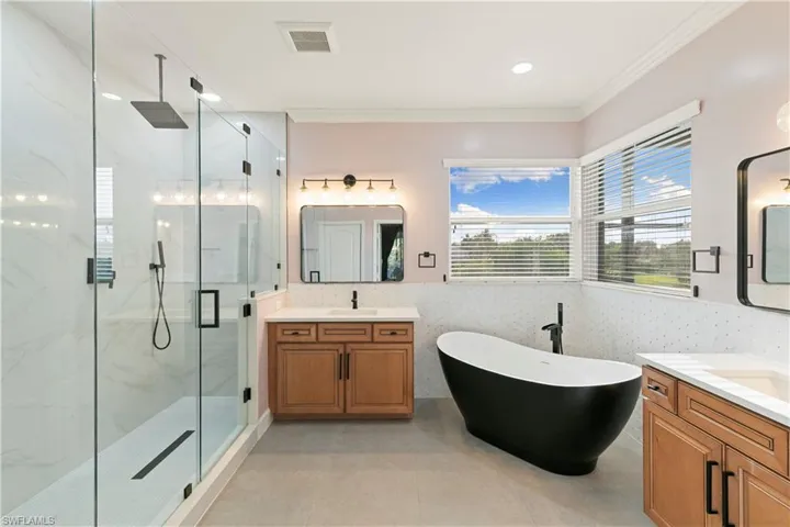 8503  Laurel Lakes  CV, Naples, FL 34119