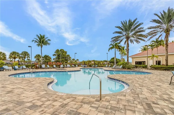 Resort style pool with jacuzzi