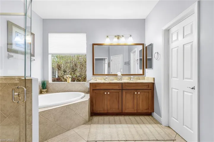 Double sink vanity and soaking tbm