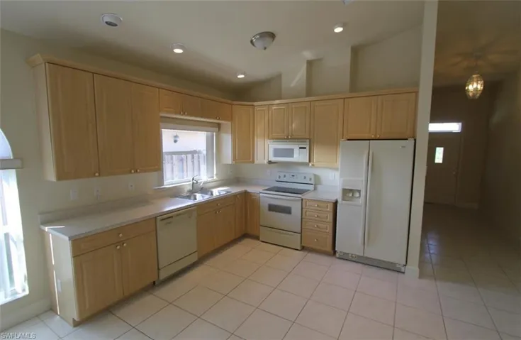 566 110th Ave N, Naples, Florida 34108