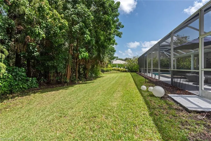 2271  Hawksridge  DR, Naples, FL 34105