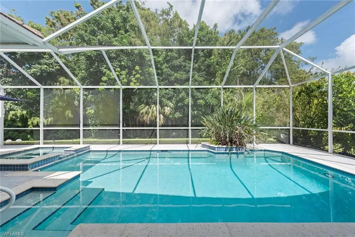2271  Hawksridge  DR, Naples, FL 34105