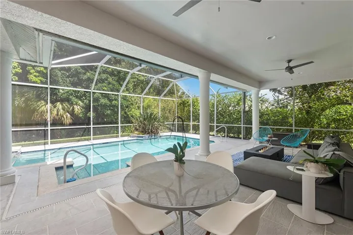 2271  Hawksridge  DR, Naples, FL 34105