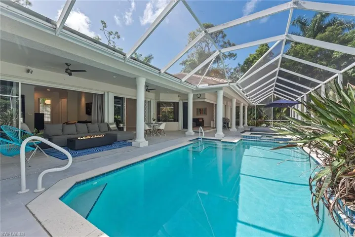 2271  Hawksridge  DR, Naples, FL 34105