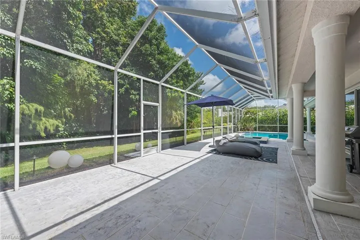 2271  Hawksridge  DR, Naples, FL 34105