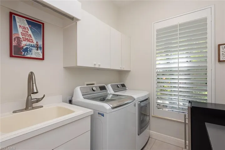 2271  Hawksridge  DR, Naples, FL 34105