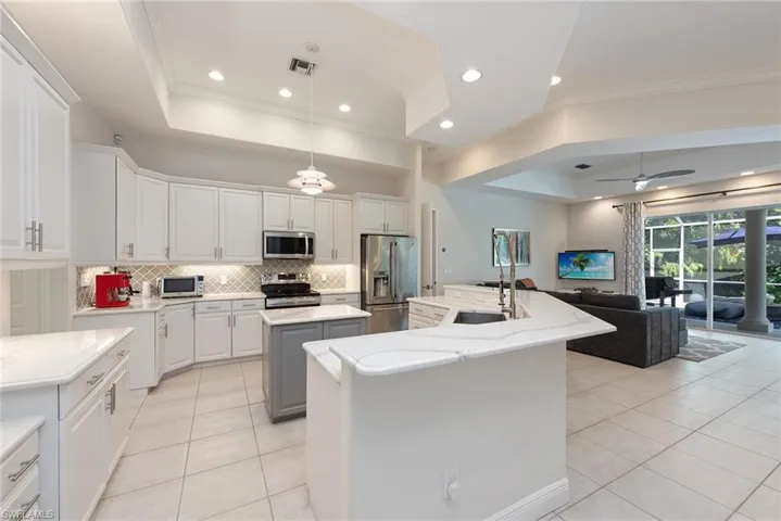 2271  Hawksridge  DR, Naples, FL 34105