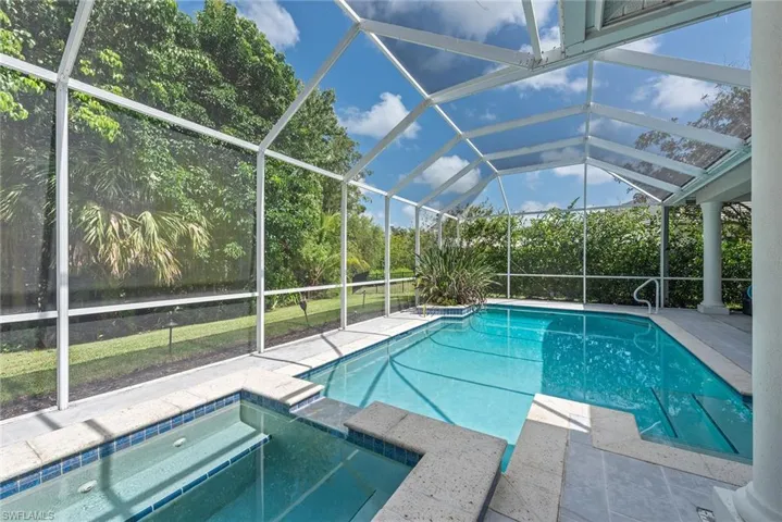 2271  Hawksridge  DR, Naples, FL 34105