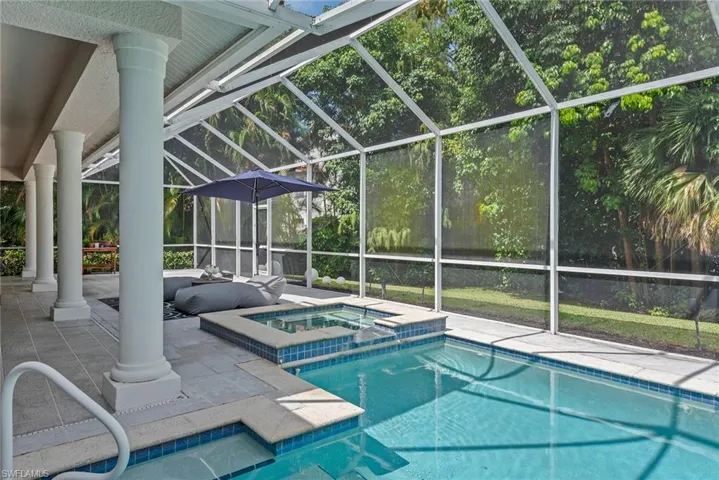2271  Hawksridge  DR, Naples, FL 34105