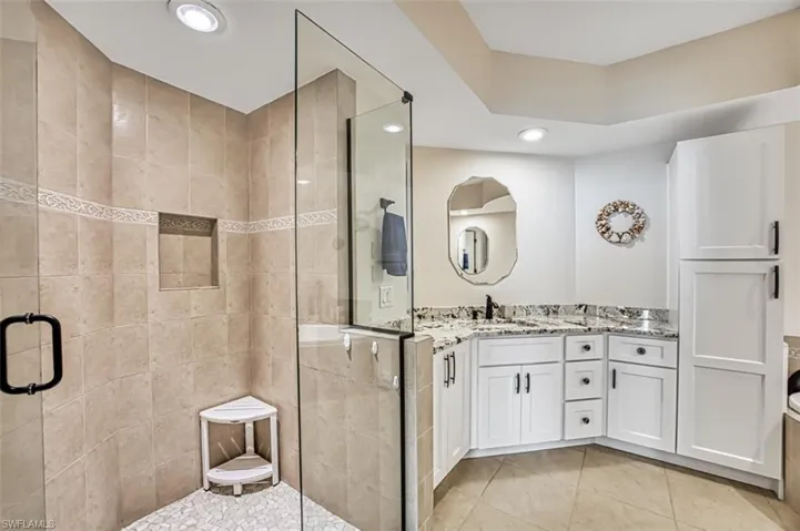 Primary_BA_WI_shower