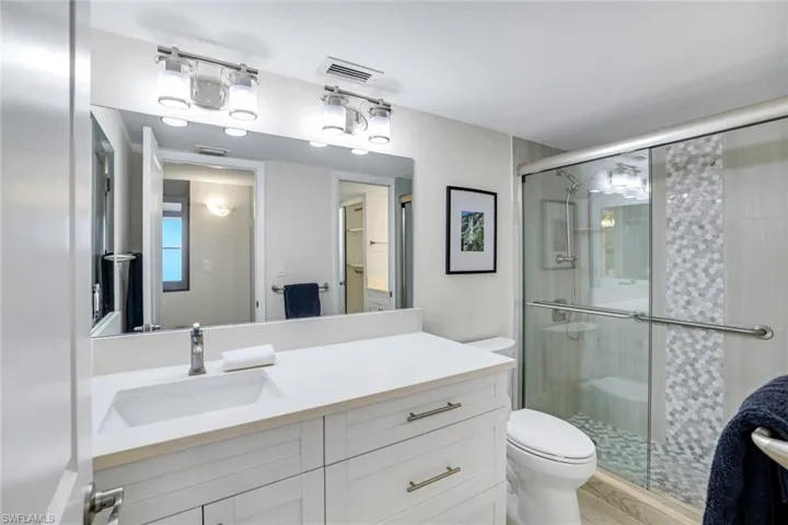 Primary en-suite
