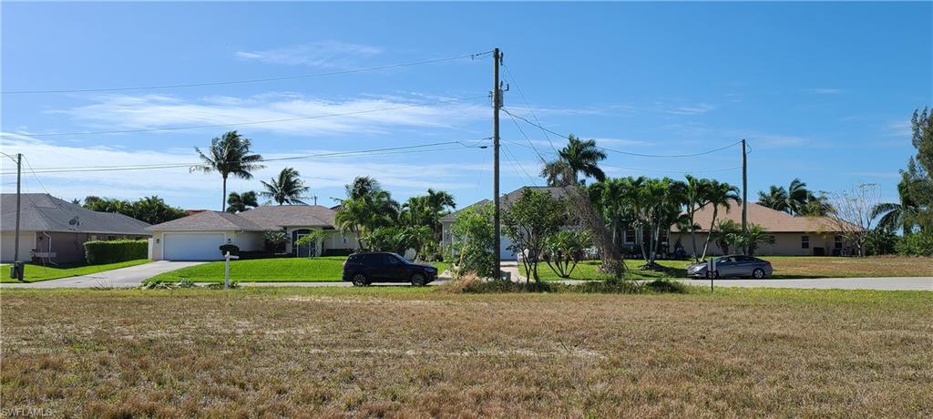 2927 SW 26th ST, CAPE CORAL FL 33914