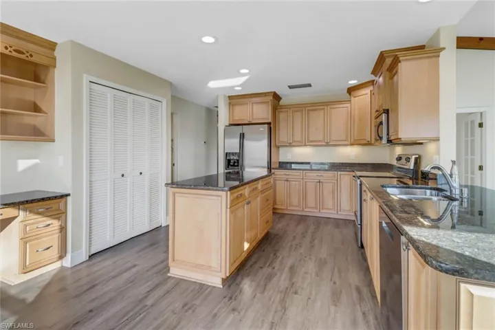 2110 SE 10th  TER, Cape Coral, FL 33990